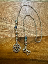 Load image into Gallery viewer, Chain bookmark - Heart/pentacle
