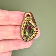 Load image into Gallery viewer, Mini crystal pendant - Heliotrope bloodstone
