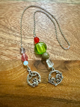 Load image into Gallery viewer, Chain bookmark - Claddagh/Toadstool
