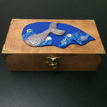 Load image into Gallery viewer, Keepsake Box Quartz Crystal Sea Mermaid Tail
