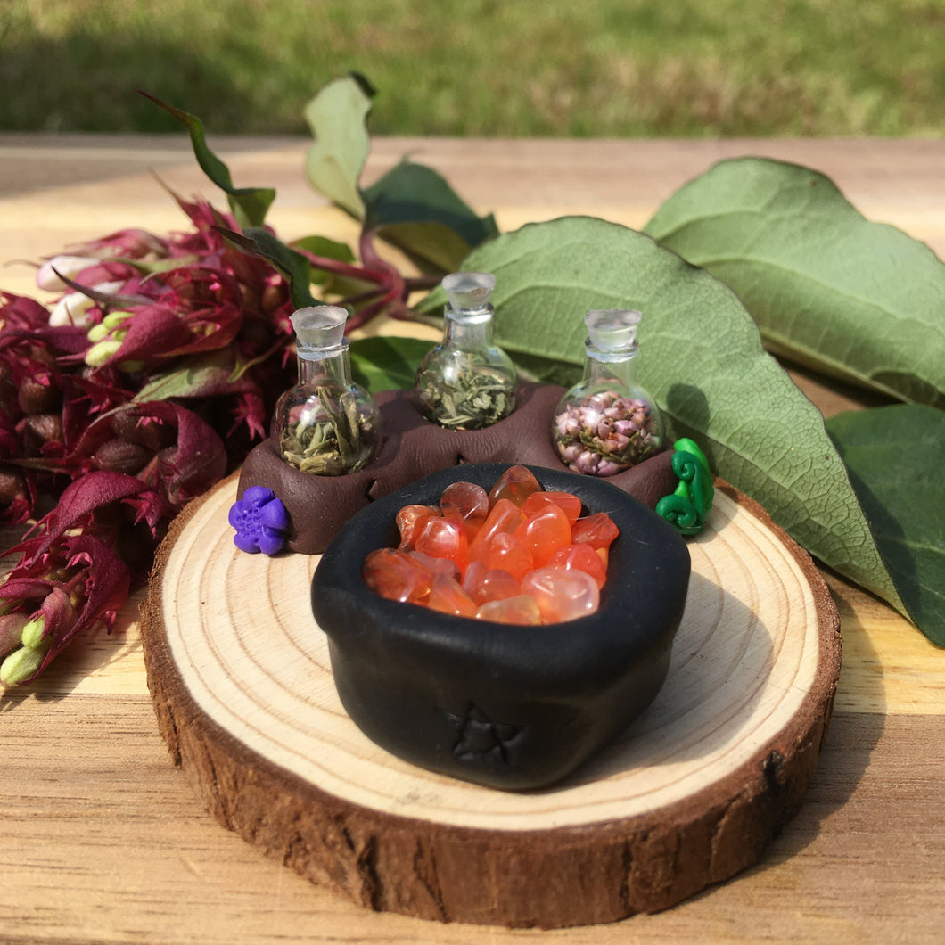 Carnelian Cauldron Glass Spell Bottles