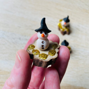 Polymer Clay Mini Snow-Witch (gold)